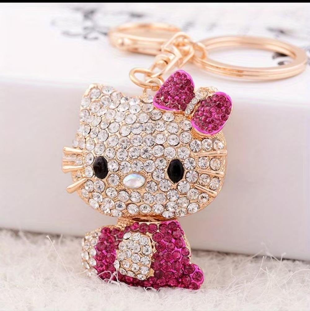 NEW! HELLO KITTY Crystal Rhinestone Keychain/Purse 🎒 Charm ~🎄 🎁 Kids 😺 🐾